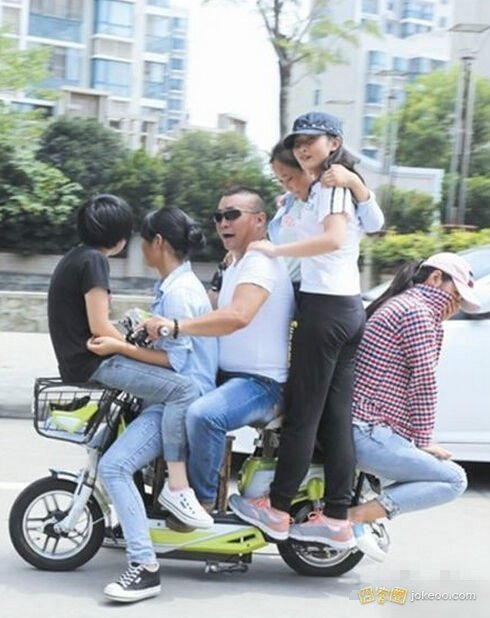 686e28e2jw1eqreueez4uj20dm0h6jte