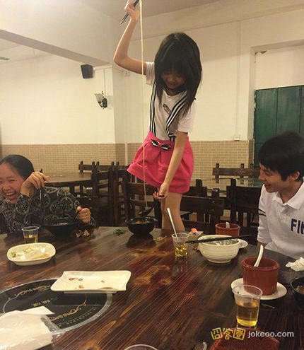 686e28e2jw1eqreukuq10j20by0drgmg