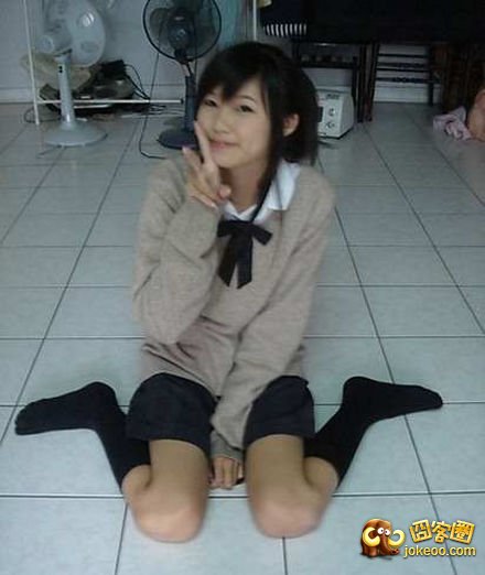 11区权威大评选:最有女人味的性感坐姿是?