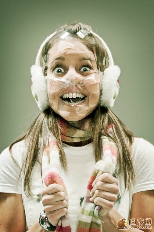 图片[34]-艺术家胶带贴脸颊如僵尸附身一般[34P]-囧客圈