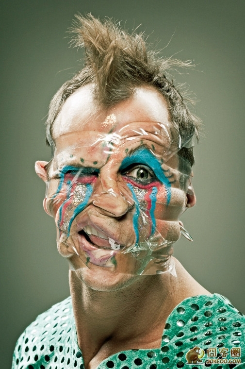 图片[28]-艺术家胶带贴脸颊如僵尸附身一般[34P]-囧客圈