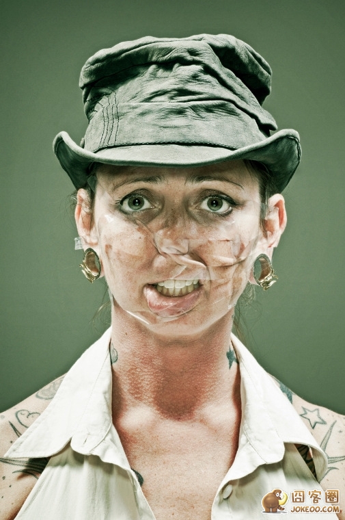 图片[26]-艺术家胶带贴脸颊如僵尸附身一般[34P]-囧客圈