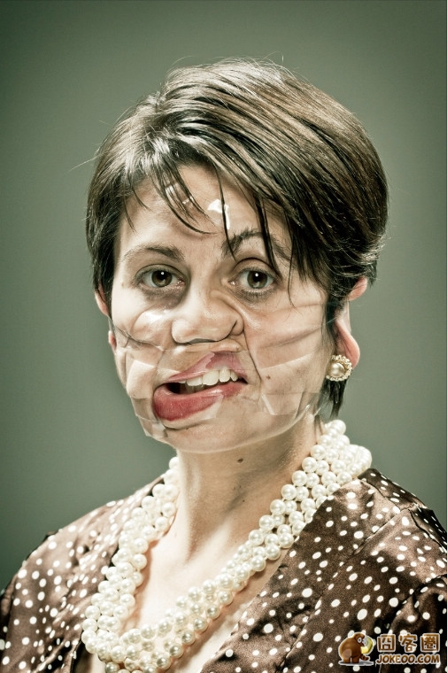 图片[5]-艺术家胶带贴脸颊如僵尸附身一般[34P]-囧客圈