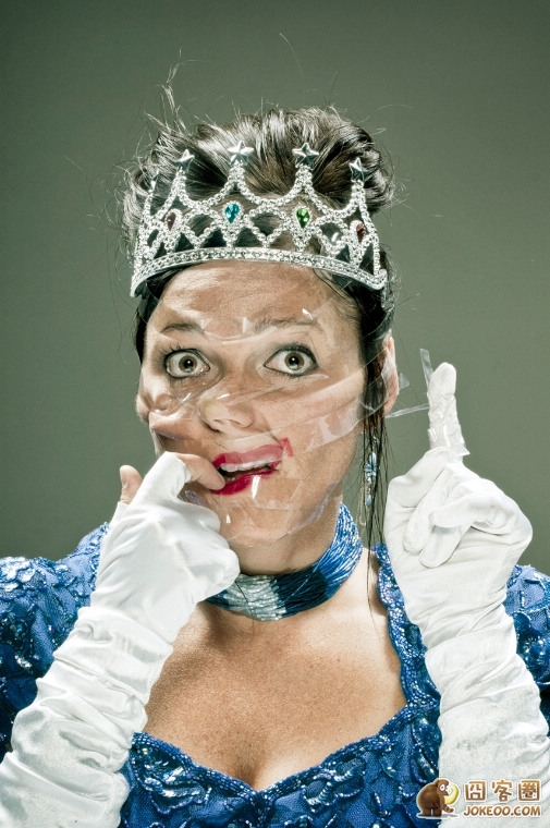 图片[25]-艺术家胶带贴脸颊如僵尸附身一般[34P]-囧客圈