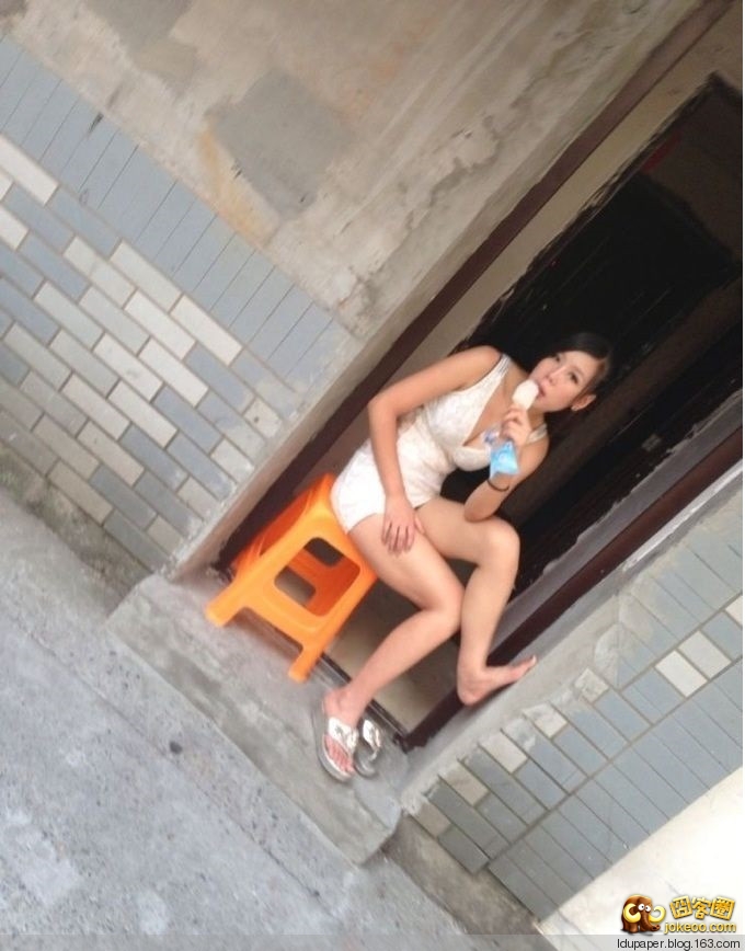 图片[3]-小巷里住了很多大姐姐，每天都会出来乘凉-囧客圈