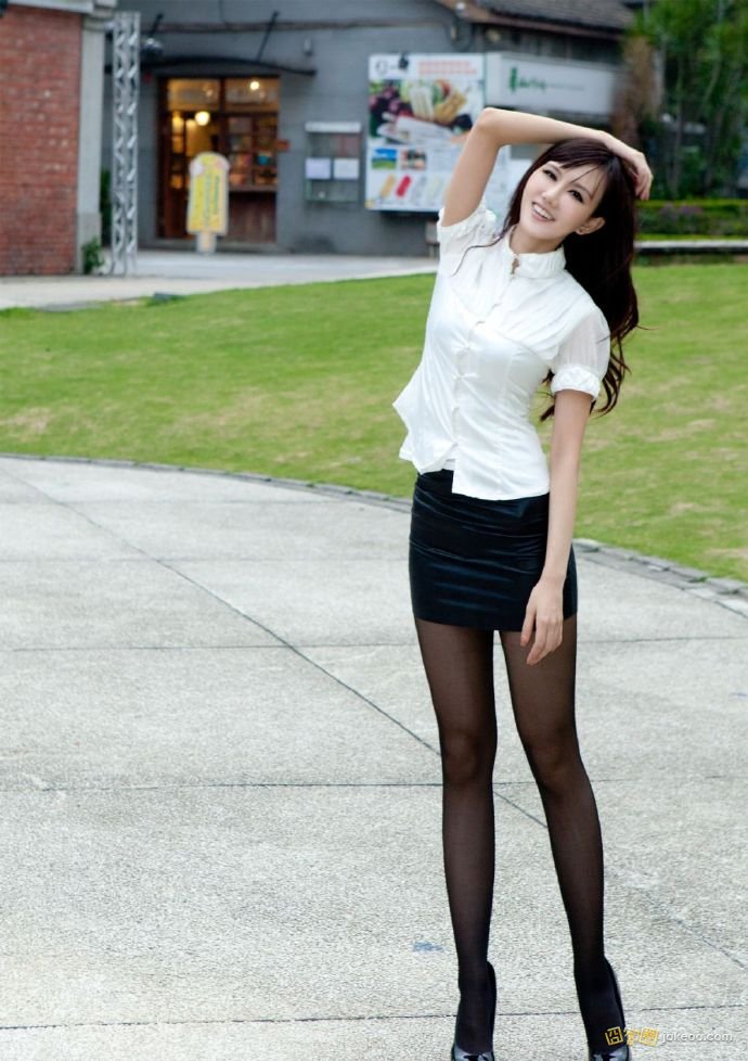 005FcCbIgw1eqlf4cjh0aj30rs13eafr