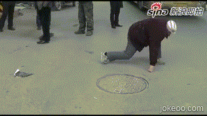 图片[2]-每日一囧,摔倒后要肿么办-囧客圈