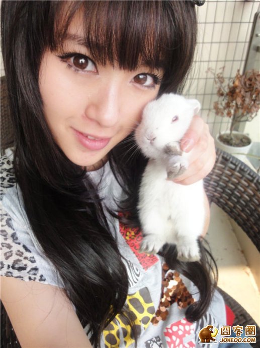 小站成立这么久了，咱一直努力着完善这个小站。每天辛苦的从网上搜罗最性感的美女图片。真的真的很辛苦。希