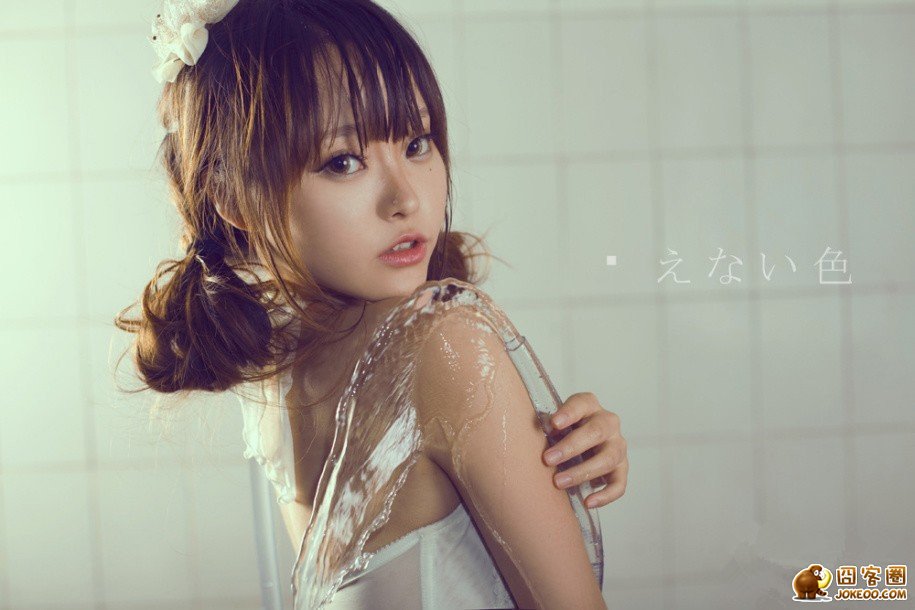 宅男女神柳侑绮清纯甜美湿身照